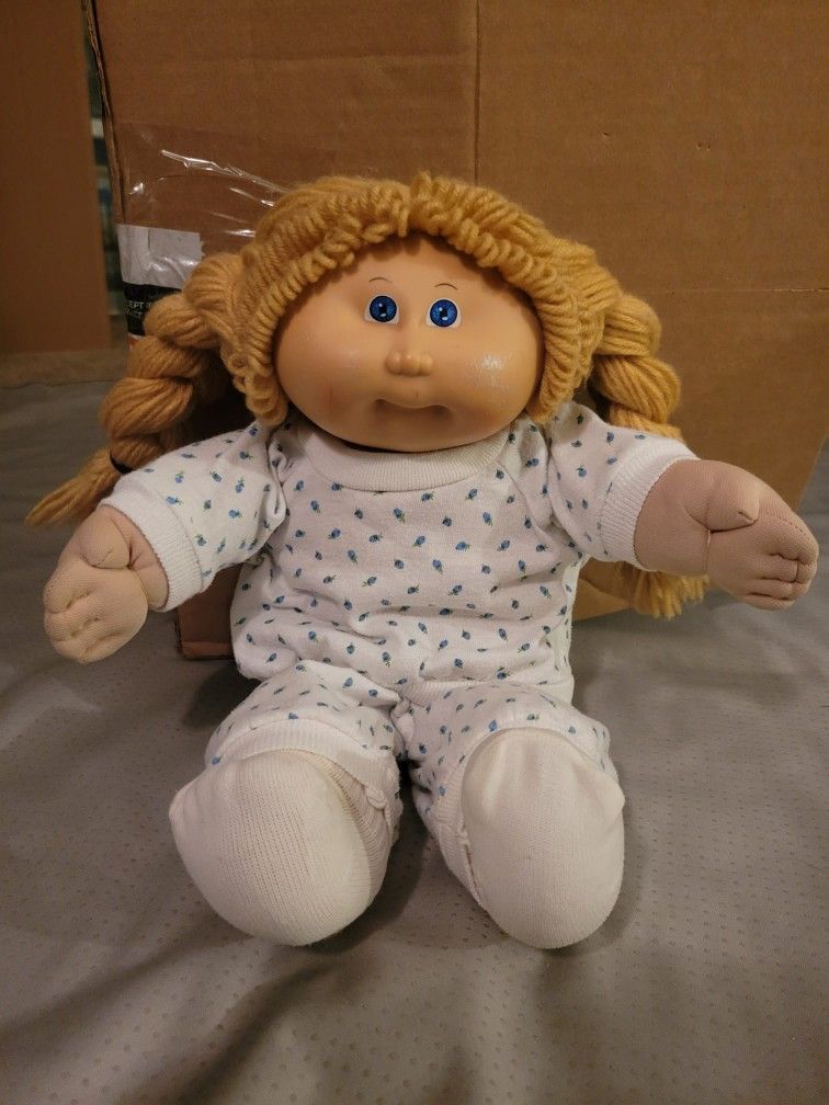 Cabbage Patch Kids Doll 1(contact info removed) Coleco Yellow Hair Blue Eyes