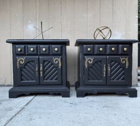 Beautiful black and gold pair of nightstands 