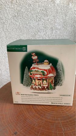 Department 56 - North Pole Grandmas Bakery