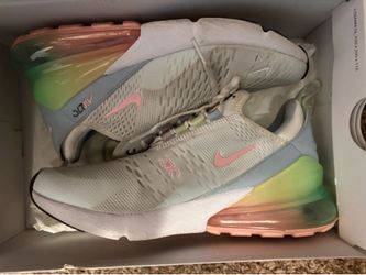 Nike 270