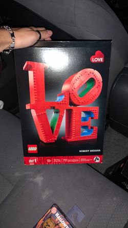 Robert Indiana Lego set