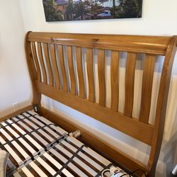 Queen Bed Frame - Great Condition!