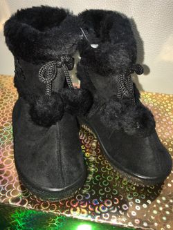 Toddler Boots sleepers Nuevas tengo dos pares medida 10 y un par medida 11 todas Por $12