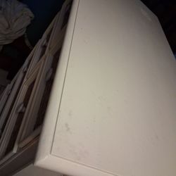 Gavetero Madera con Rattan, Alto 58",Ancho 20",Largo 34"