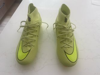 Men’s size 8 Nike Mercurial Soccer Cleats