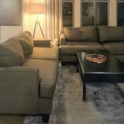 Modern Sofa Set – Clean & Stylish – Priced to Sell