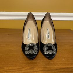 Black Manolo Blahnik Pumps