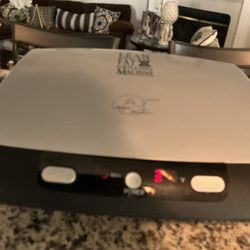  Removable Plate Electric Indoor Grill and Panini Press, Silver, GRP99  Very Nice Conditions 