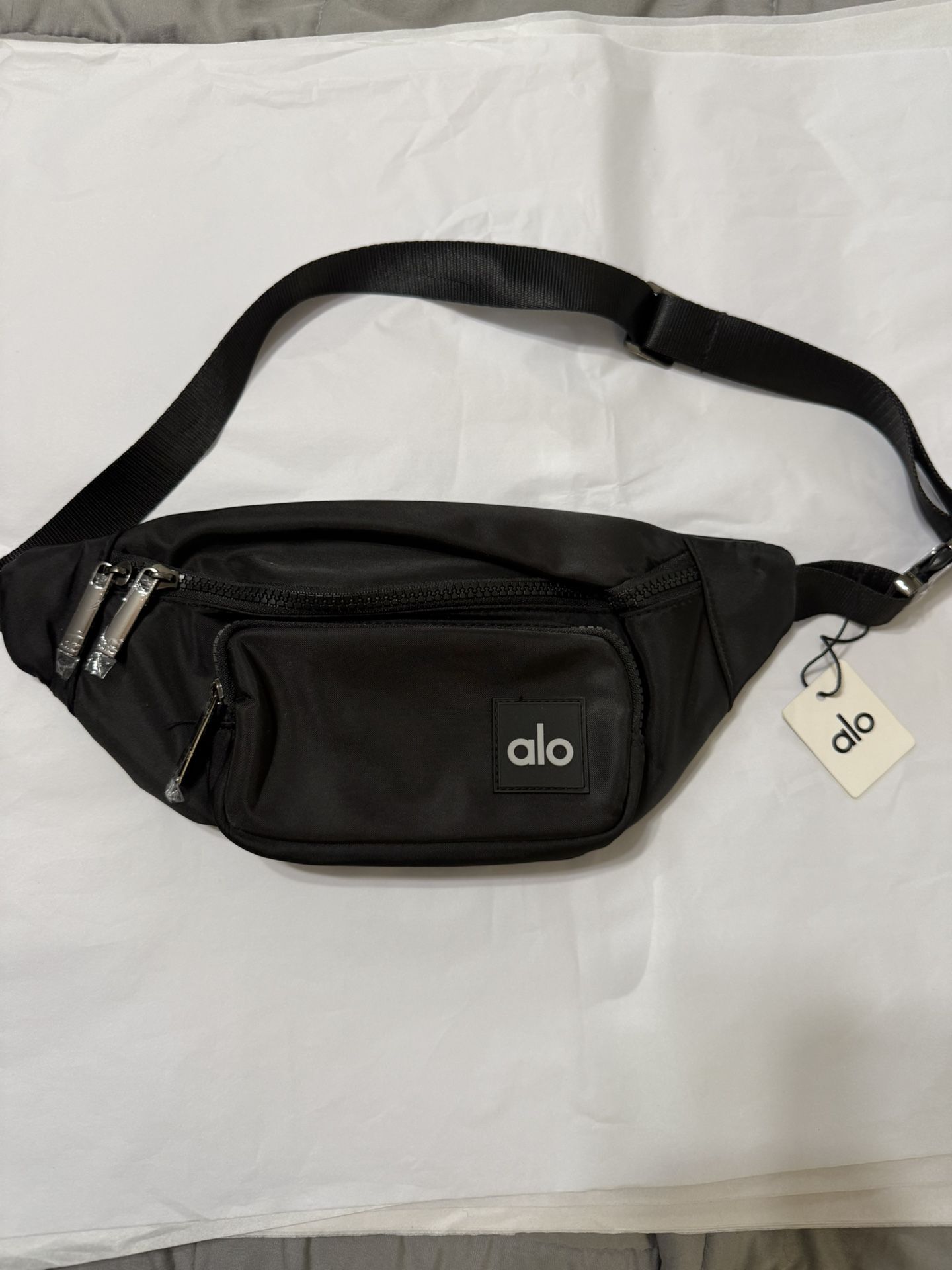 Alo yoga Fanny Pack NWT