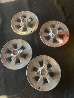 1965 Corvette original hubcaps