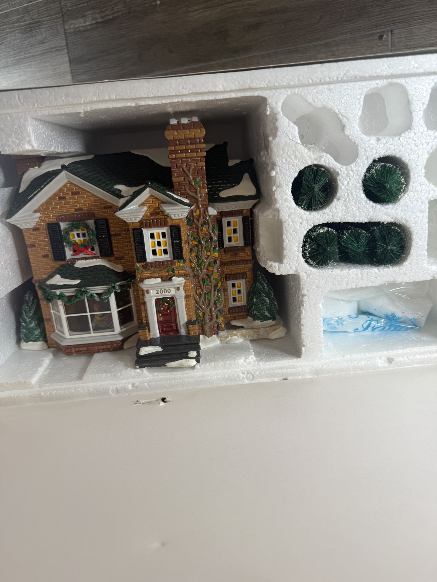 Dept 56 2000 Holly Lane Snow Village Gift Set Not Complete