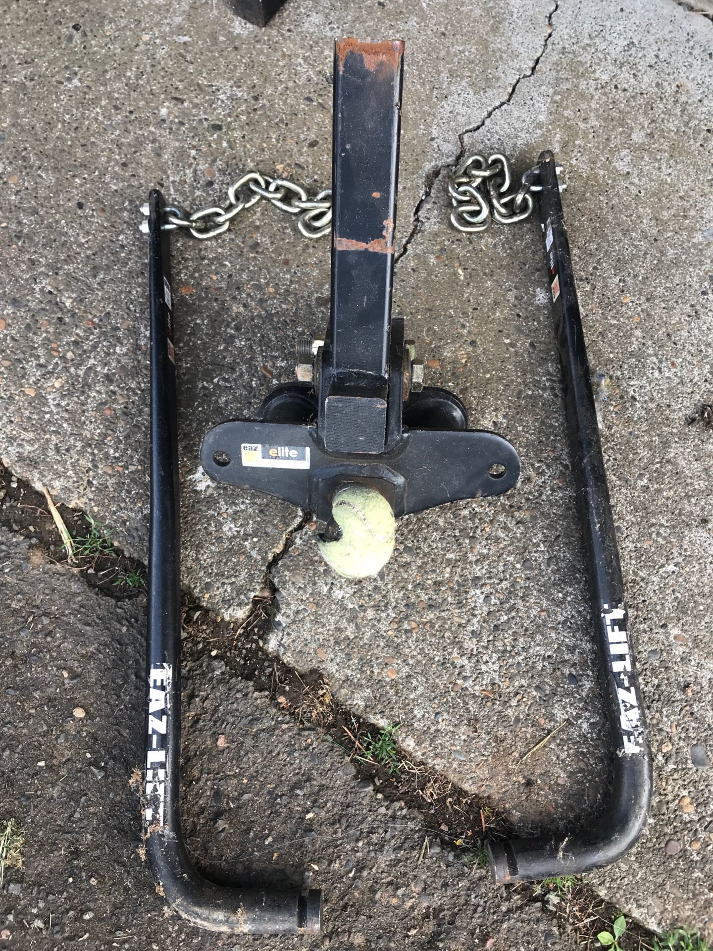 Trailer tow hitch