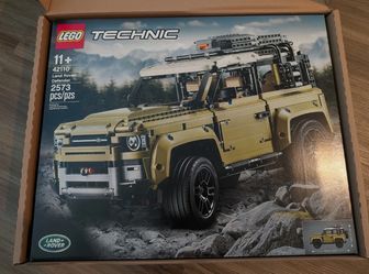 LEGO TECHNIC Land Rover Defender (42110)