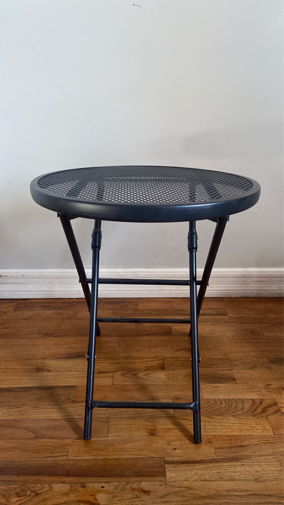 New 18” Steel Mesh Patio Folding Table