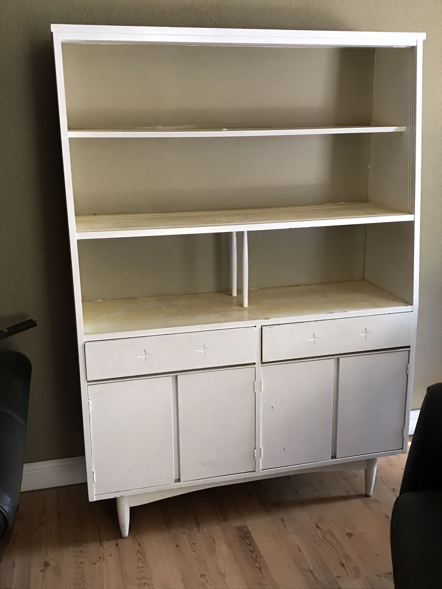 Garrison Mid-Century Modern Hutch