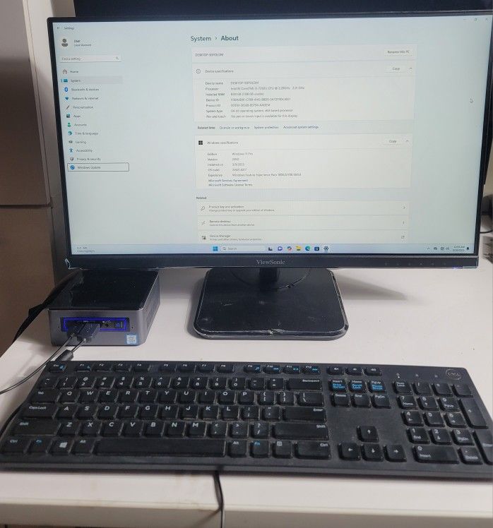 Intel NUC mini PC i5 7th gen 8gb RAM 240GB ssd & 320gb Hdd +24" FullHD monitor+mouse and keyboard