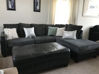 Dark gray sectional w matching ottoman