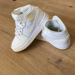 Jordan1 Mid 4.5
