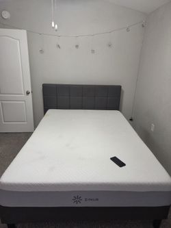 Zinus 10 inch queen size mattress, cooling gel memory foam