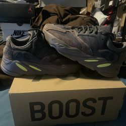 Adidas Yeezy 700 V1 Mauve Size 10 Men