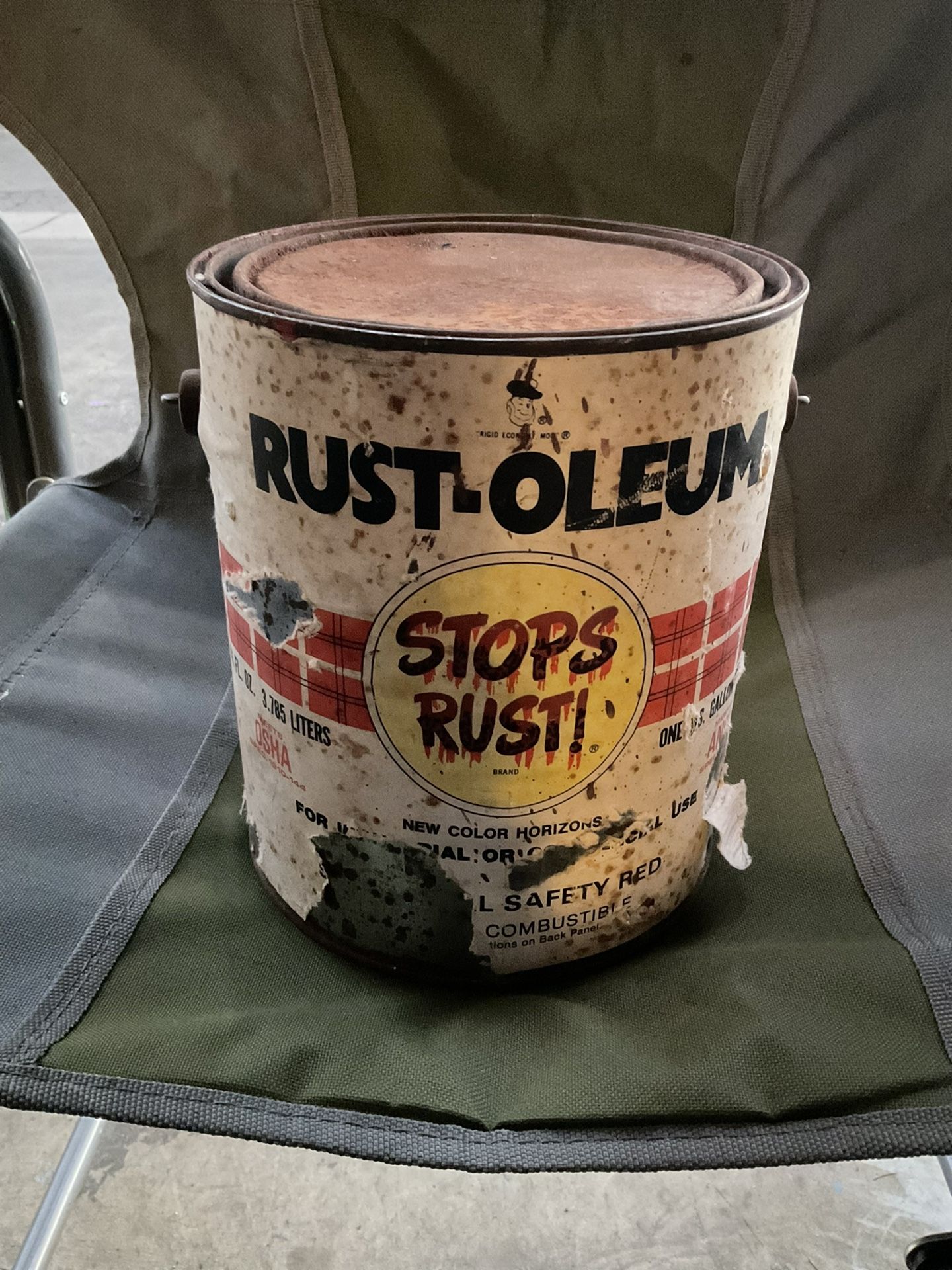 Rust-Oleum Red Gallon Paint