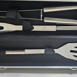 Stainless Steel 3 Piece Grilling Accessories Set NEW in Case