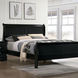I have a queen bed on sale $220🎈🎈