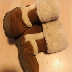 Size 5, Really Warm . Brand : Style&Co. Pick Up Near Tilly&Mknterey Rd SJ CA 95112
