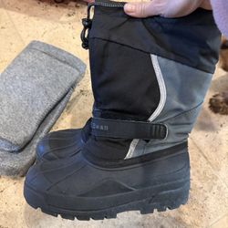 L.L. Bean Snow Boots Waterproof Youth 3