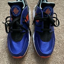 Air Huaraches By Nike