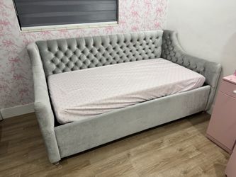 Twin bed, day bed