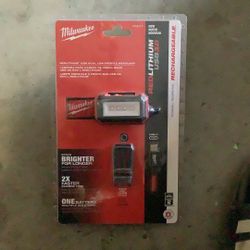 Milwaukee 600 Lumens Rechargeable Low Profile Head Lamp