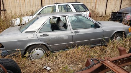 Auto parts 1988 Mercedes 190E