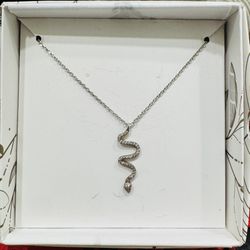 925 Sterling Silver Snake Pendant Necklace With Chain