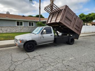 90 TOYOTA PICK UP