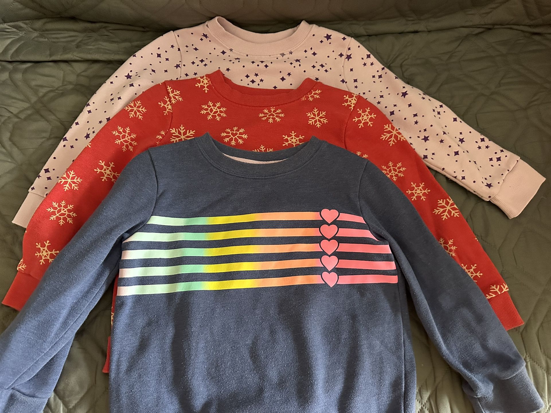 XS Girls Sweatshirts And Fleece Pants - 4/5T
