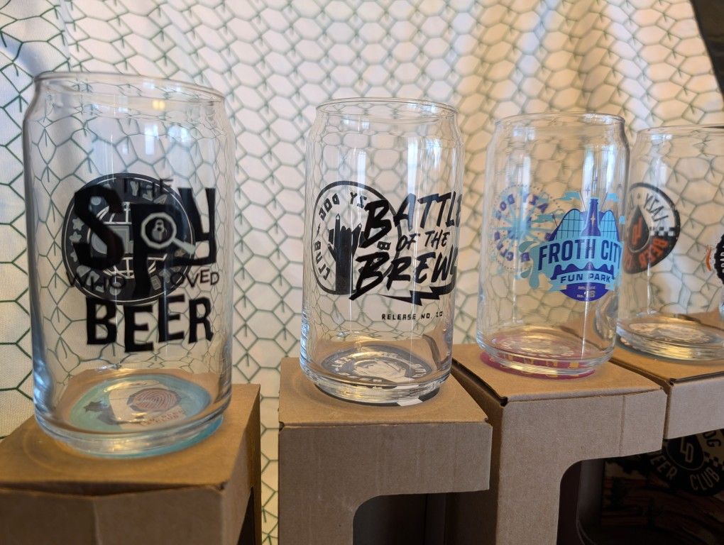 Lazy Dog Beer Club 16 Oz Pint Glasses Lot of 5 Release No #14 #17 #18 #19 #20