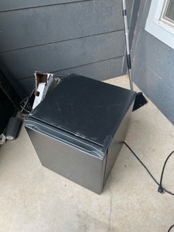 Galanz 1.7Cu Ft Mini Fridge