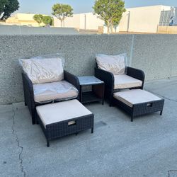 5PC Outdoor Patio Wicker Chair Set With Pull Out Ottoman 