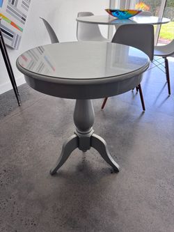 Free side table