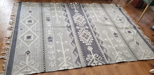 5×7 Area Rug