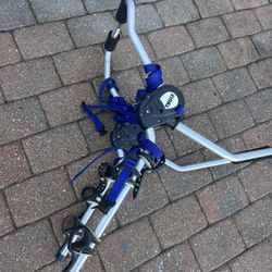 3 place universal Bicycle rack trunk mount by Thule bring your vehicle & will show u how to attach