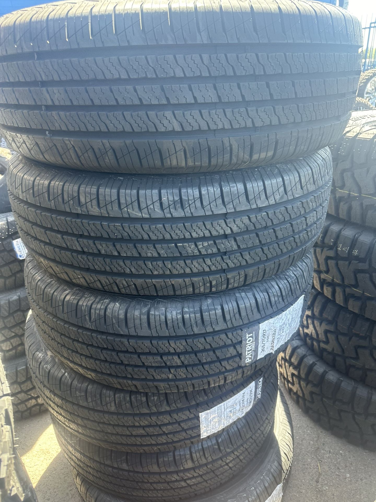 265 70 17 New Set Of Tires 