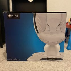 4Moms MamaRoo  Baby Plush Swing 