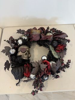 Gothic Halloween Decorative Wreath