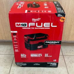 MILWAUKEE 0970-20 PACKOUT 2.5 GAL WET/DRY VACUUM (VACUUM ONLY).