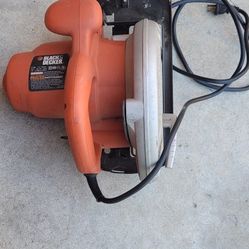 Black Black & Decker Circular 11 Amp Saw