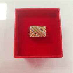 10k Gold Ring 4.5g