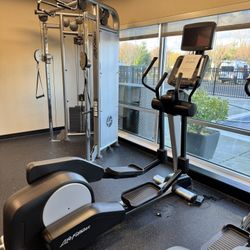 Life Fitness Elliptical 
