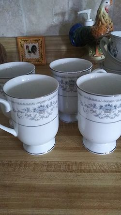Fine porcelain china/ Diane